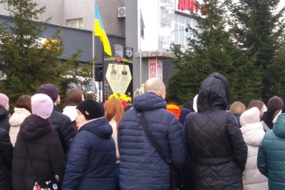 На честь Олександра Кулика і Владислава Гудачека: у Рівному відкрили пам'ятний знак загиблим бійцям На честь Олександра Кулика і Владислава Гудачека: у Рівному відкрили пам'ятний знак загиблим бійцям