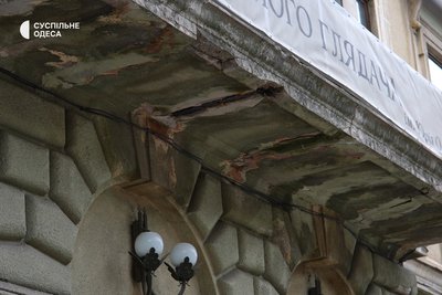 Стан фасаду Театру юного глядача в Одесі Стан фасаду Театру юного глядача в Одесі