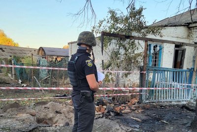 Нічна атака "шахедів" на Київщині: пошкоджені приватні будинки та будівлі Нічна атака "шахедів" на Київщині: пошкоджені приватні будинки та будівлі