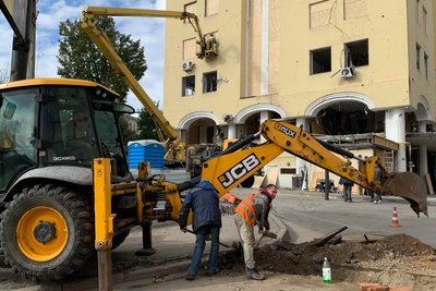 У центрі Харкова пошкоджені 111 будівель. Як усувають наслідки ракетних ударів РФ