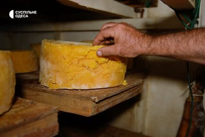 "Я не хочу повертатися в місто": ветеран ЗСУ залишив Одесу заради сироварні в селі "Я не хочу повертатися в місто": ветеран ЗСУ залишив Одесу заради сироварні в селі