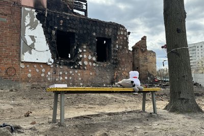 Двоповерхівка у Новобаварському районі Харкова, яка була пошкоджена внаслідок атаки дронами Двоповерхівка у Новобаварському районі Харкова, яка була пошкоджена внаслідок атаки дронами