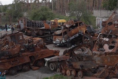 Згоріла техніка армії РФ в Лимані на Донеччині Згоріла техніка армії РФ в Лимані на Донеччині