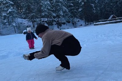 Ковзани завжди з собою: історія фігуристки, яка вийшла на лід після крижаного дощу у Житомирі Ковзани завжди з собою: історія фігуристки, яка вийшла на лід після крижаного дощу у Житомирі