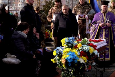 "Трагедія для всього батальйону": на Одещині попрощалися із капітаном 28 бригади ім. Лицарів Зимового Походу "Трагедія для всього батальйону": на Одещині попрощалися із капітаном 28 бригади ім. Лицарів Зимового Походу