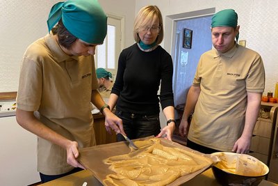 "У наш продукт вкладаємо любов": як у Вінниці молодь з інвалідністю навчають соціальному підприємництву "У наш продукт вкладаємо любов": як у Вінниці молодь з інвалідністю навчають соціальному підприємництву