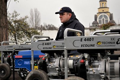 Закарпатські рятувальники отримали 5 нових генераторів зі Словаччини Закарпатські рятувальники отримали 5 нових генераторів зі Словаччини