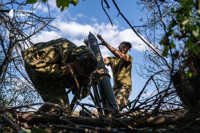 Мінометники стріляють із закритої позиції поблизу Кліщіївки