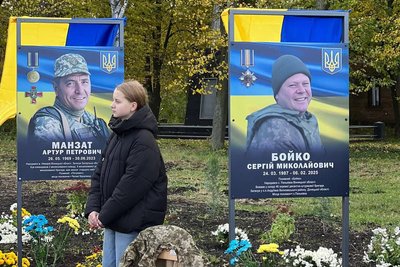 У селі на Вінниччині на честь полеглих захисників відкрили Алею слави У селі на Вінниччині на честь полеглих захисників відкрили Алею слави