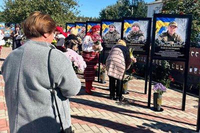У Гранітному на Житомирщині відкрили Алею Героїв У Гранітному на Житомирщині відкрили Алею Героїв