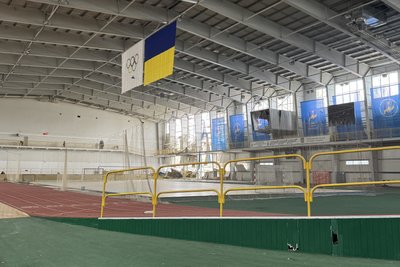 "Тут проходила моя юність". У Сумах через атаку РФ пошкоджений легкоатлетичний манеж "Тут проходила моя юність". У Сумах через атаку РФ пошкоджений легкоатлетичний манеж