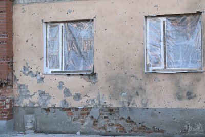 Відновлять 100 будинків: у Лісному під Харковом почали ремонти