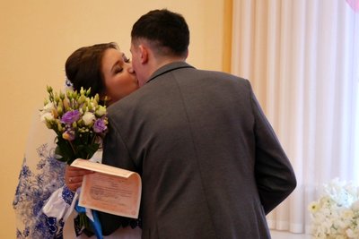 "Я відчув, що вона моя за її посмішкою" — у Житомирі у День Святого Валентина побралися донеччанин і житомирянка "Я відчув, що вона моя за її посмішкою" — у Житомирі у День Святого Валентина побралися донеччанин і житомирянка