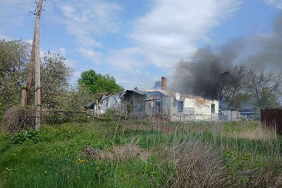 Пошкоджений через атаку РФ житловий будинок в Одноробівці Золочівської громади, 9 травня 2026 року Пошкоджений через атаку РФ житловий будинок в Одноробівці Золочівської громади, 9 травня 2026 року