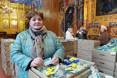 Великдень на фронт — у Житомирі освятили паски для українських воїнів