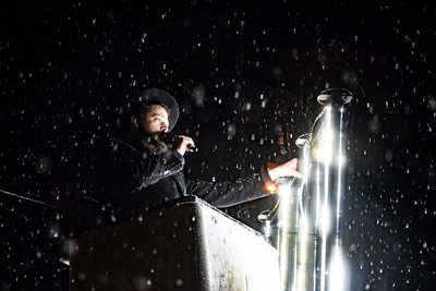 В Ужгороді запалили менору до єврейського свята Ханука В Ужгороді запалили менору до єврейського свята Ханука