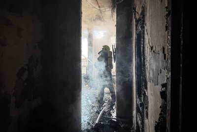 «За пів хвилини почули вибух»: очевидці розповіли про удар дрона по багатоповерхівці в Одесі «За пів хвилини почули вибух»: очевидці розповіли про удар дрона по багатоповерхівці в Одесі
