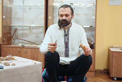 "Нам важливо їх зберегти": волинський майстер робить 200 видів народних іграшок "Нам важливо їх зберегти": волинський майстер робить 200 видів народних іграшок