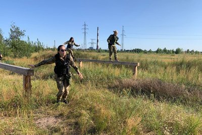 У Києві протестували жіночу польову форму