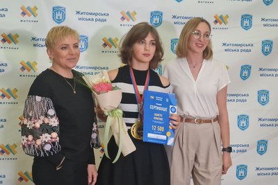 В Житомирі переможці і призери міжнародних спортивних змагань отримали грошові сертифікати В Житомирі переможці і призери міжнародних спортивних змагань отримали грошові сертифікати