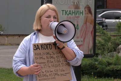 "Щоб суспільство пам'ятало, якою ціною живе": у Хмельницькому відбулася акція на підтримку військовополонених "Щоб суспільство пам'ятало, якою ціною живе": у Хмельницькому відбулася акція на підтримку військовополонених