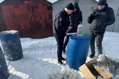 Житомирські поліцейські заявили про викриття каналу постачання контрафактних цигарок із Тернопільщини Житомирські поліцейські заявили про викриття каналу постачання контрафактних цигарок із Тернопільщини