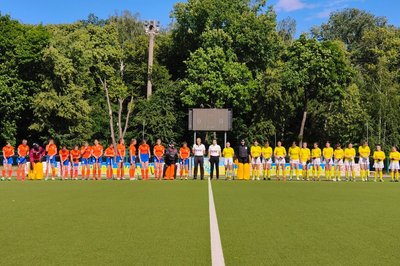 Сумські хокеїстки стартували на чемпіонаті України Сумські хокеїстки стартували на чемпіонаті України
