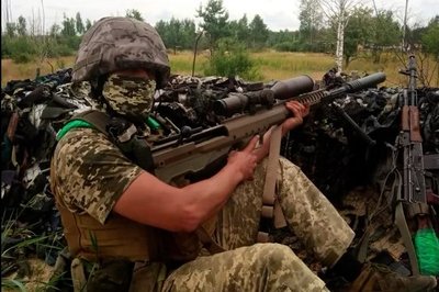 "Чимало хлопців втратили кінцівки, були двохсоті були, але ніхто не кинув позиції", — снайпер на псевдо "Пітбуль" "Чимало хлопців втратили кінцівки, були двохсоті були, але ніхто не кинув позиції", — снайпер на псевдо "Пітбуль"