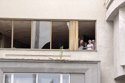 У Сумах БпЛА влучив у багатоповерхівку: серед поранених дитина У Сумах БпЛА влучив у багатоповерхівку: серед поранених дитина