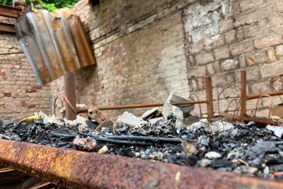 "У вогні згоріла уся техніка, меблі та п'ятдесят тисяч книг": РФ двома ударами знищила бібліотеку у Барвінковому "У вогні згоріла уся техніка, меблі та п'ятдесят тисяч книг": РФ двома ударами знищила бібліотеку у Барвінковому
