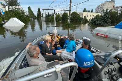 Рятував людей після підриву Каховської ГЕС й ледве встиг на своє весілля: історія водолаза з Одещини Рятував людей після підриву Каховської ГЕС й ледве встиг на своє весілля: історія водолаза з Одещини