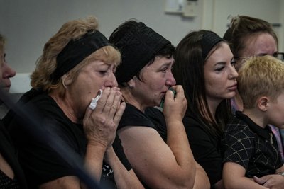 У Сумах попрощалися з трьома загиблими внаслідок атаки КАБ 11 липня У Сумах попрощалися з трьома загиблими внаслідок атаки КАБ 11 липня