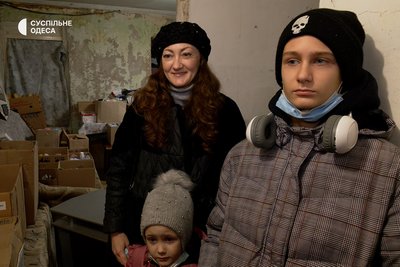 В Одесі волонтерка облаштувала штаб допомоги переселенцям у власній квартирі В Одесі волонтерка облаштувала штаб допомоги переселенцям у власній квартирі