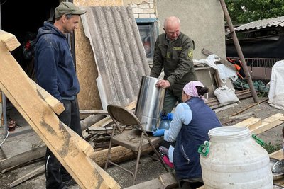 як волонтери з Рівненщини відбудовують будинки на Херсонщині як волонтери з Рівненщини відбудовують будинки на Херсонщині