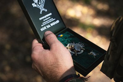 Воїнам житомирської 95-ої бригади вручили нагороди за успішне виконання бойових завдань Воїнам житомирської 95-ої бригади вручили нагороди за успішне виконання бойових завдань