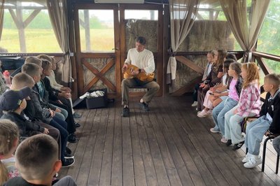 Гарбузовий фест та козацькі забави: у «зеленій» садибі на Житомирщині запланували тематичне дозвілля на канікулах Гарбузовий фест та козацькі забави: у «зеленій» садибі на Житомирщині запланували тематичне дозвілля на канікулах