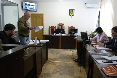 У справі сутички між хмельницьким священником й військовим Артуром Ананьєвим розглядають відвід судді
