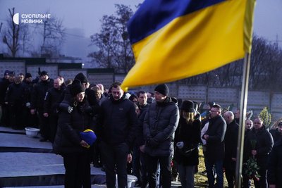 Церемонія поховання загиблих в авіакатастрофі у Броварах керівників МВС на Байковому кладовищі, Київ, 21 січня 2023 року.