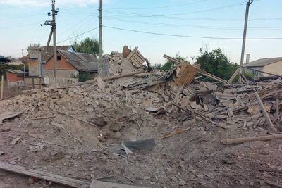 Наслідки російського авіаудару по Ізюму вранці 1 жовтня 2026 року Наслідки російського авіаудару по Ізюму вранці 1 жовтня 2026 року