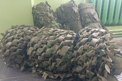 "Була велика потреба, за тиждень сплели 15 сіток": як жителі села на Житомирщині допомагають військовим "Була велика потреба, за тиждень сплели 15 сіток": як жителі села на Житомирщині допомагають військовим