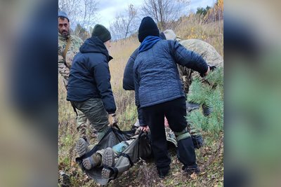 Стріляли, долали мінні пастки та рятували поранених — у громаді на Житомирщині цивільних навчали азам нацспротиву Стріляли, долали мінні пастки та рятували поранених — у громаді на Житомирщині цивільних навчали азам нацспротиву