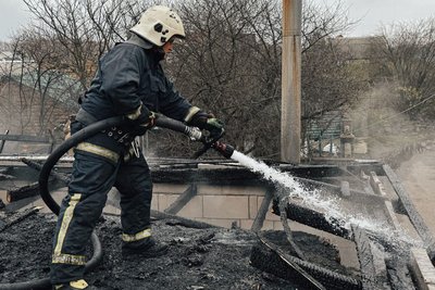 У Чуднові ліквідували пожежу на автостанції: що сталося У Чуднові ліквідували пожежу на автостанції: що сталося