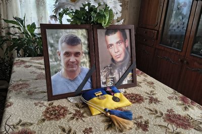 В місті на Житомирщині на Алеї пам’яті померлому воїну не ставлять банер: чому і що про це відомо В місті на Житомирщині на Алеї пам’яті померлому воїну не ставлять банер: чому і що про це відомо