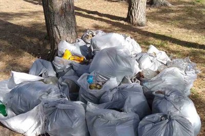Заповідне урочище стало чистішим: у селі на Рівненщині школярі прибрали територію навколо озера Заповідне урочище стало чистішим: у селі на Рівненщині школярі прибрали територію навколо озера