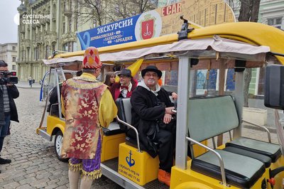 "Народ, який не розучився радіти, перемогти неможливо": як в Одесі святкують Гуморину "Народ, який не розучився радіти, перемогти неможливо": як в Одесі святкують Гуморину