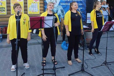 Піднімають дух українського народу та донатять на армію: як на Вінниччині гурт “Прилучаночка” допомагає захисникам Піднімають дух українського народу та донатять на армію: як на Вінниччині гурт “Прилучаночка” допомагає захисникам