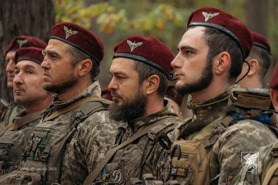 Десантники 95 житомирської бригади отримали нагороди за виконання завдань на полі бою Десантники 95 житомирської бригади отримали нагороди за виконання завдань на полі бою