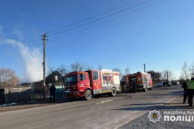 Загинули двоє малих дітей та подружжя: що відомо про пожежу в будинку на Житомирщині Загинули двоє малих дітей та подружжя: що відомо про пожежу в будинку на Житомирщині