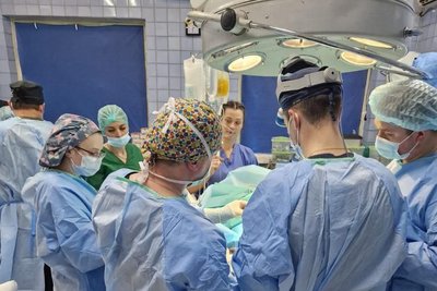 З Британії на Донеччину: як лікарка, що 10 років практикує за кордоном, приїхала рятувати українських військових на схід З Британії на Донеччину: як лікарка, що 10 років практикує за кордоном, приїхала рятувати українських військових на схід
