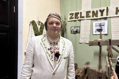 У Житомирі відкрилася виставка біодизайнера та канабіс-амбасадора Олега Земнухова У Житомирі відкрилася виставка біодизайнера та канабіс-амбасадора Олега Земнухова